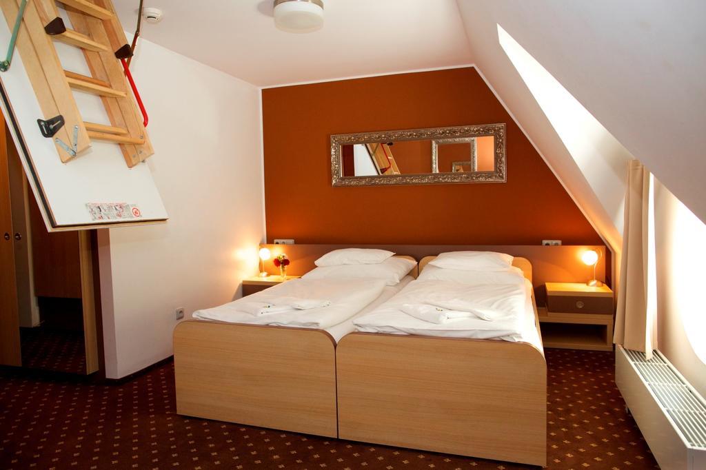 Hotel Zamek Berchtold Strančice Eksteriør bilde